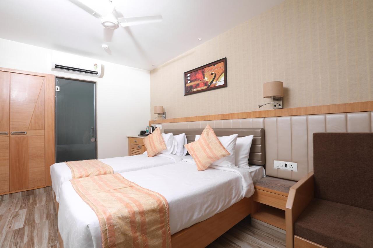 Hotel Cliffton Мумбаи Экстерьер фото